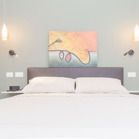Brand New Apt In Porta Romana Milan Luaran gambar