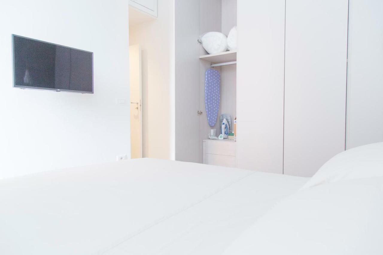 Brand New Apt In Porta Romana Milan Luaran gambar